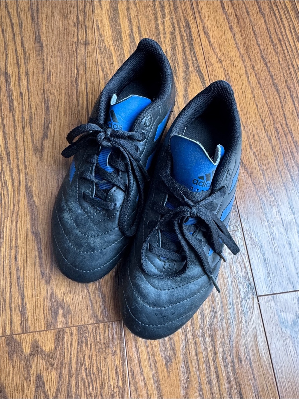 adidas Black and Blue Athletic Soccer cleats size 1.5 kids